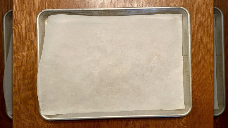Parchment paper lined baking sheet sales
