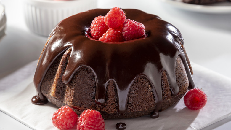 Cake with chocolate ganache