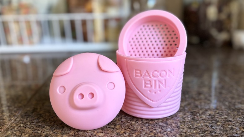 A silicone pig-shaped container for storing bacon