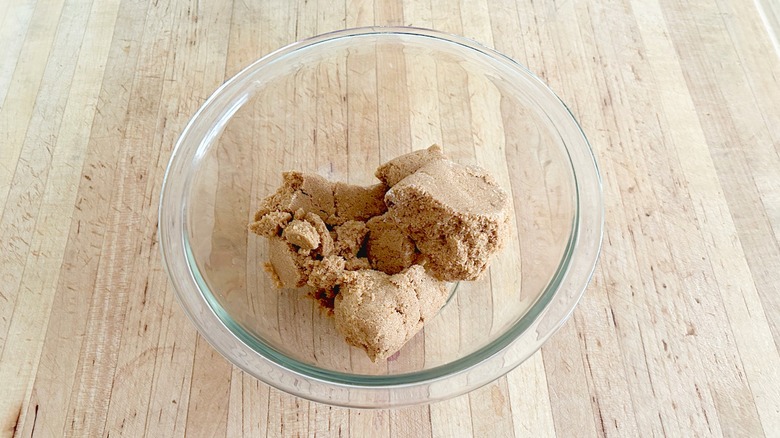 Bowl of brown sugar