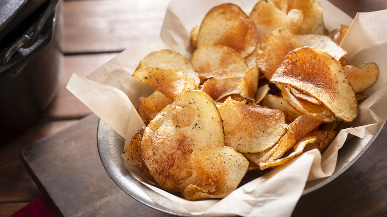 Seasoned homemade potato chips