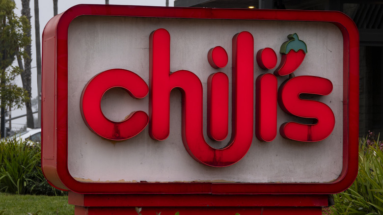 Chili's sign