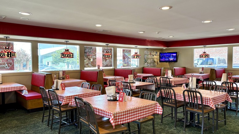 Interior of Anaconda's Pizza Hut Classic