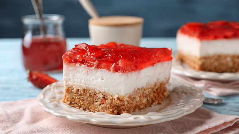 A plate of strawberry pretzel salad