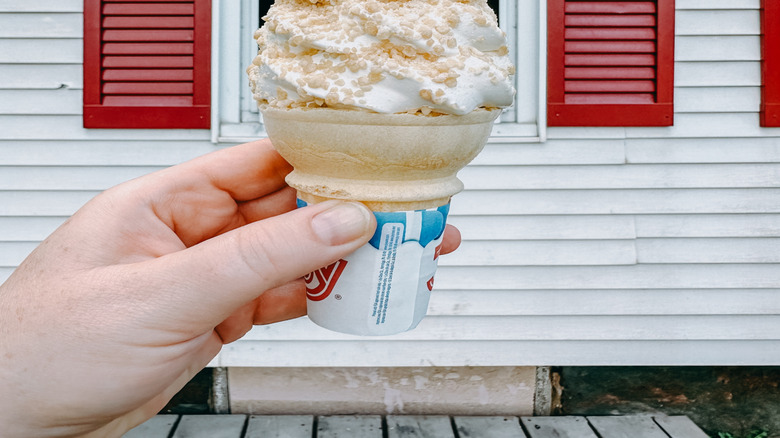 A cone of maple creemee