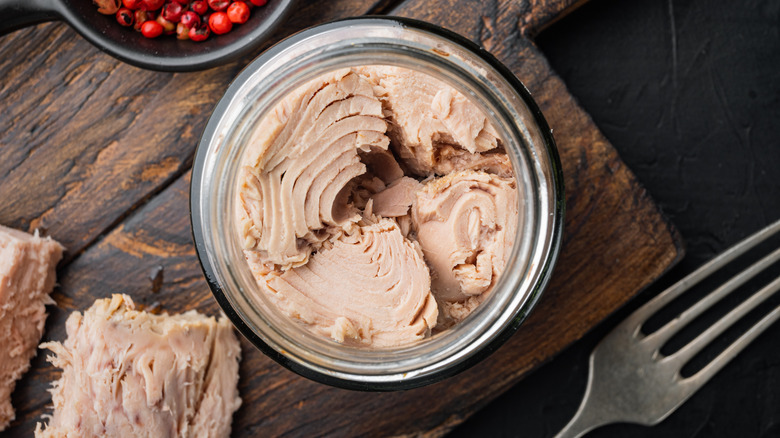Tuna in oil