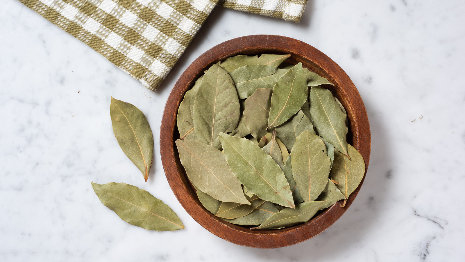 Is It Safe To Eat Bay Leaves?