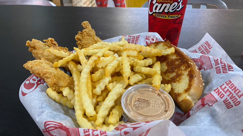 Raising Cane's meal