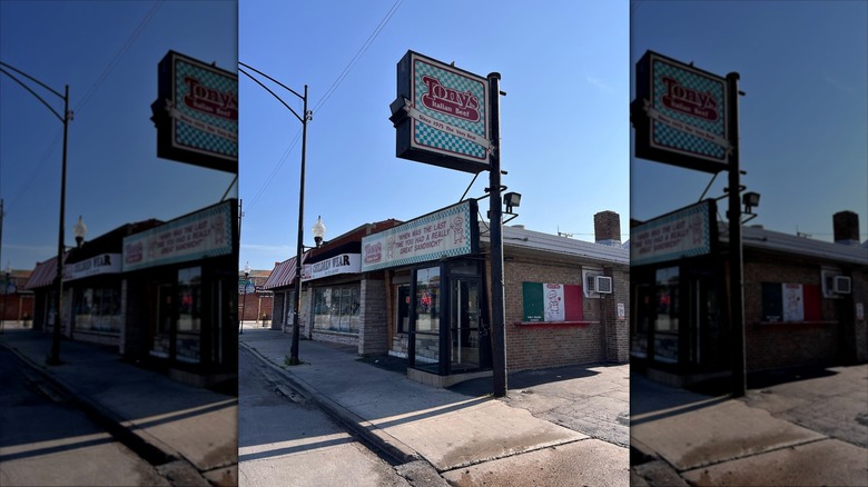 Tony's Italian beef storefront on Chicago's Pulaski Road