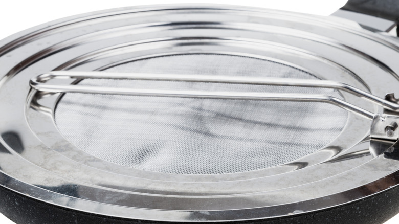 close up of splatter screen