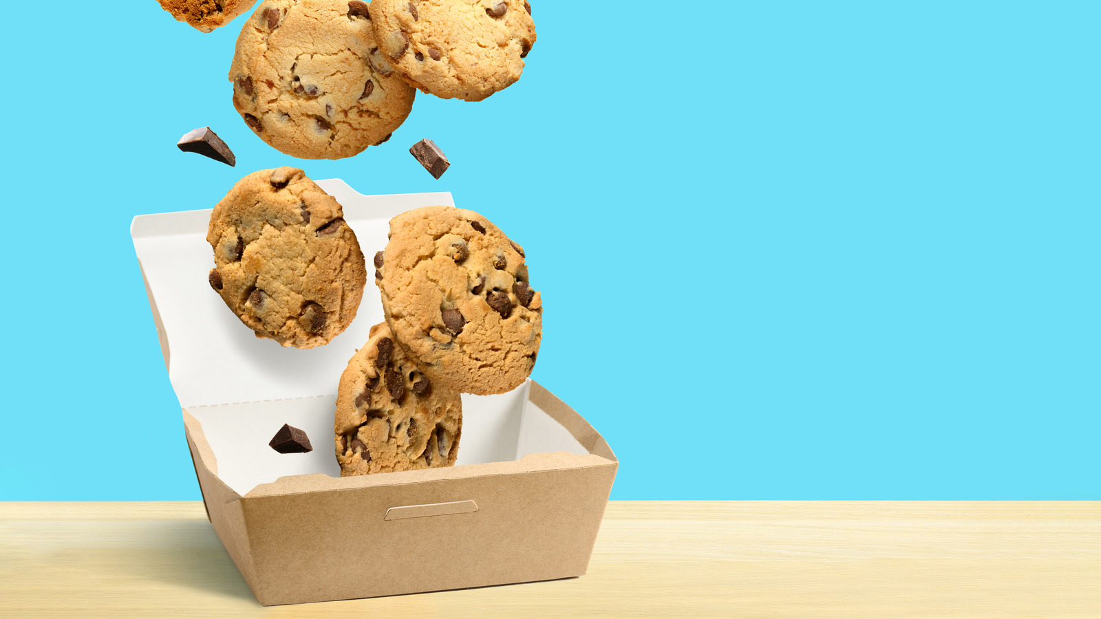 Keep Your Baked Goods Fresh With A Single Slice Of Bread