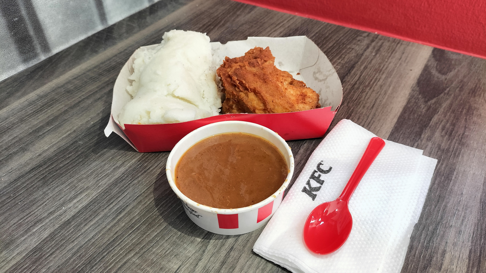 KFC-Soße kommt aus der Packung – Hier ist, was Sie kaufen sollten ...