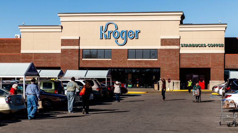 Kroger parking lot and storefront