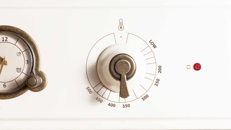 Oven knob turned to 350F