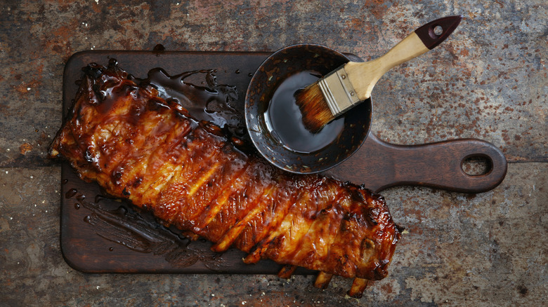 Glazed pork ribs with smoky sauce