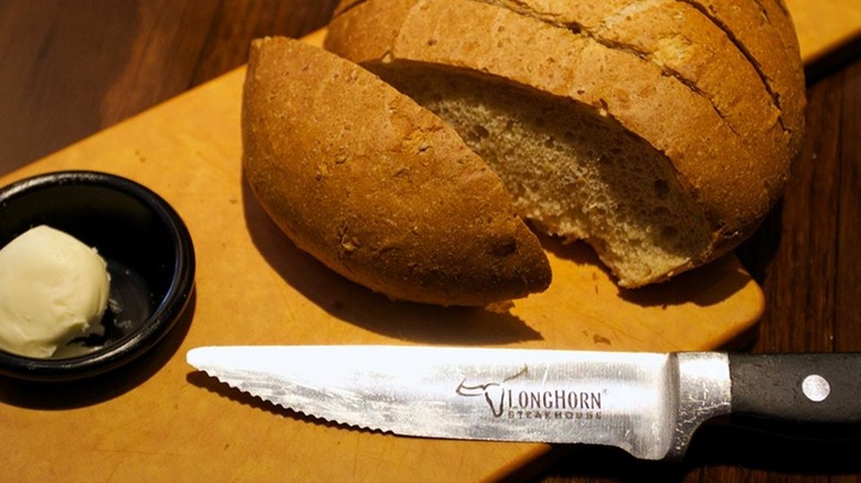 Longhorn Steakhouse knife with bread and butter
