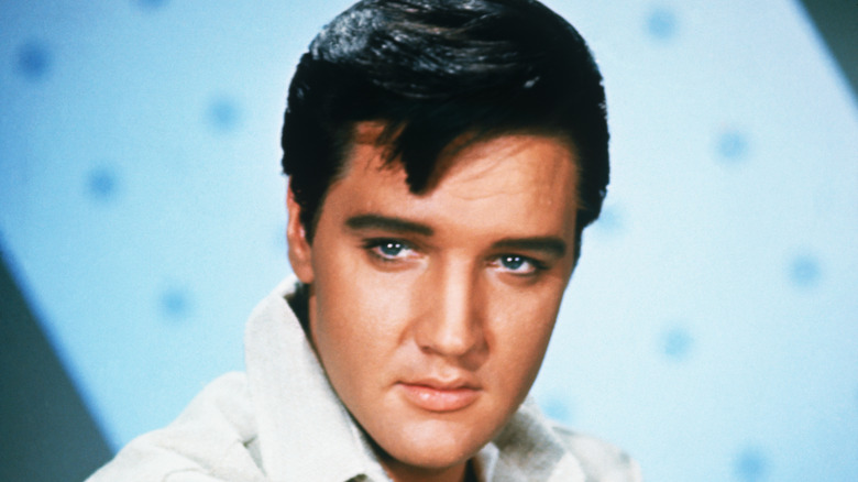 Headshot of famous singer Elvis Presley