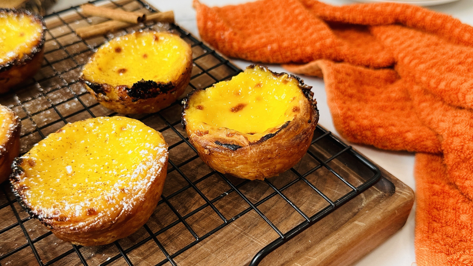 Rezept für portugiesische Puddingtörtchen (Pasteis de Nata)