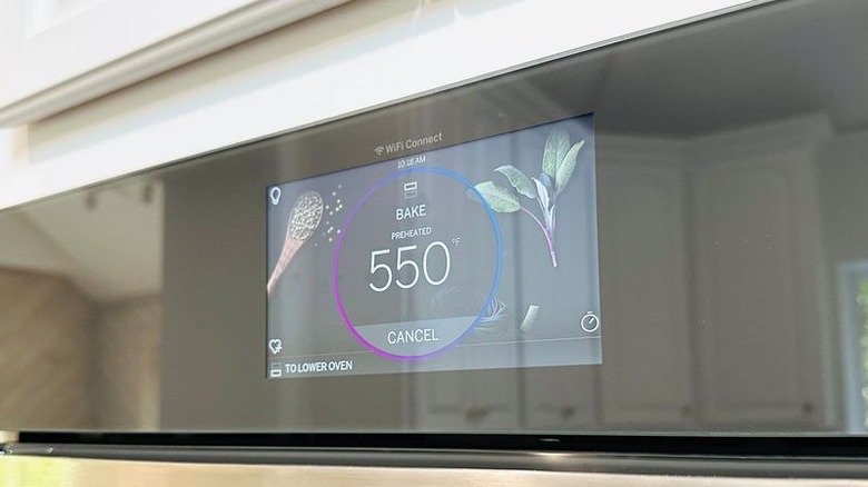 Oven preheating to 550 F