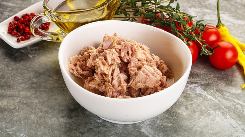 White bowl of canned tuna