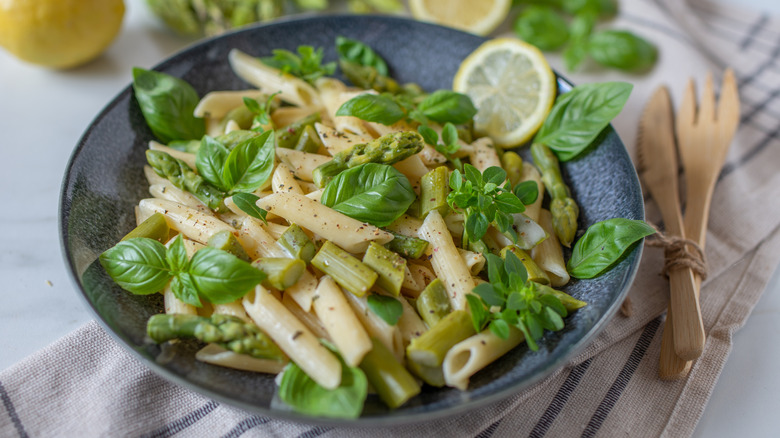 lemon asparagus pasta dish