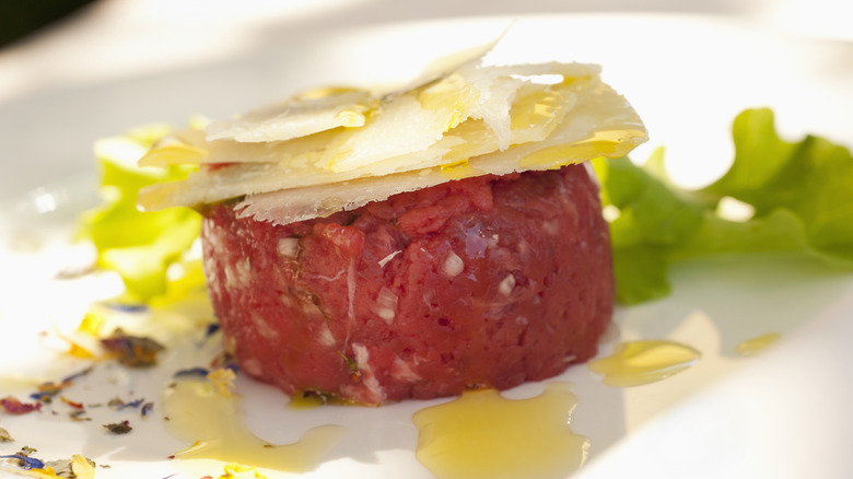 Plate of Italian carne cruda