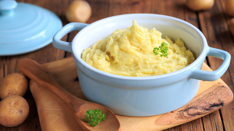 Dish of mashed potatoes