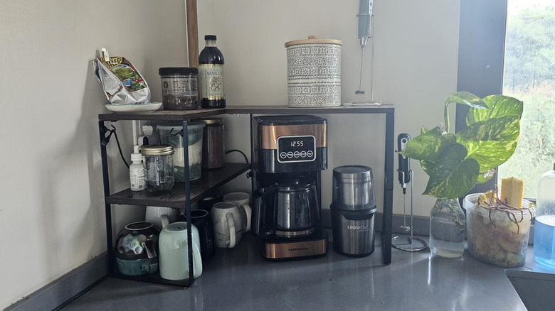 Golener Countertop Organizer Corner Shelf in black and brown.