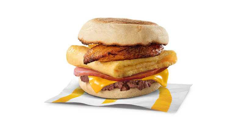 The McMuffin Super Salvadoreño con Jamón at McDonald's El Salvador.
