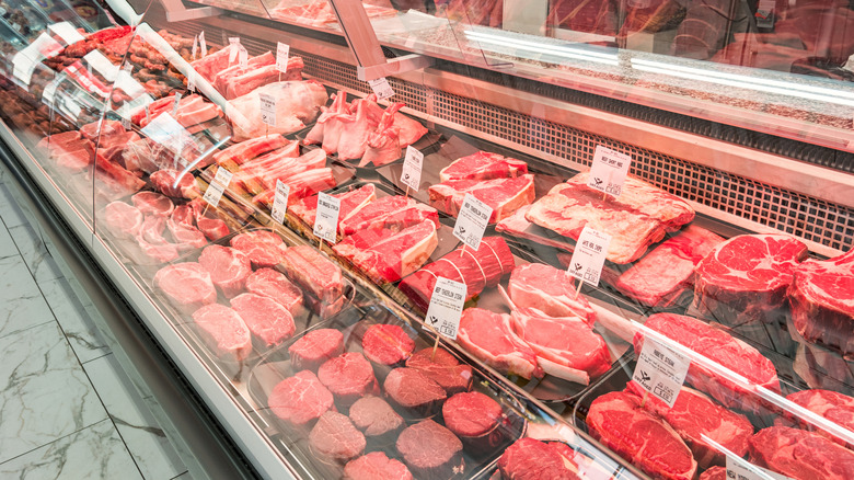 Red meat display case