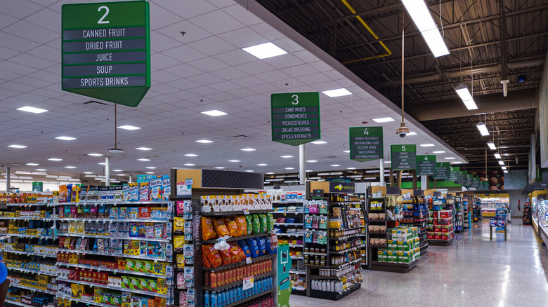 A row of Publix aisles