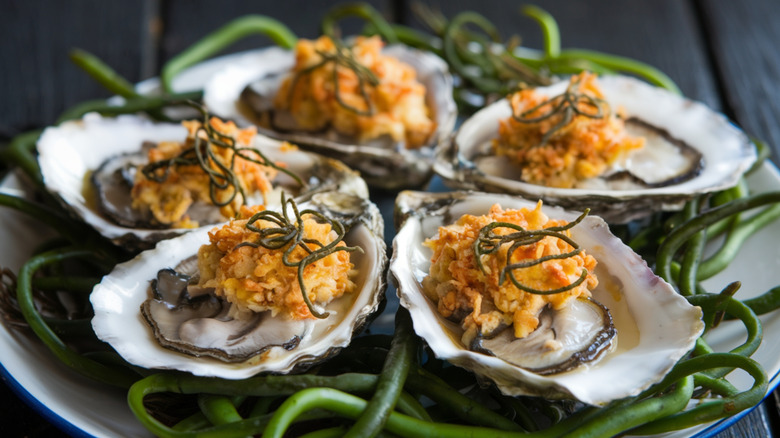 A plate of 5 Oysters Rockefeller.