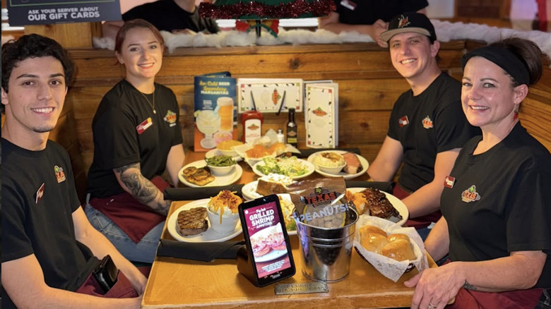Texas roadhouse servers