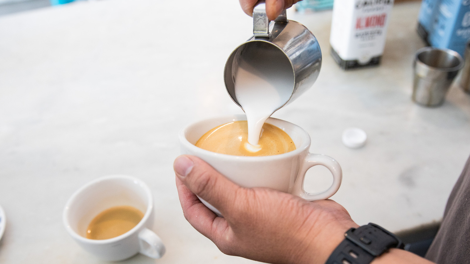 Oat Vs Almond Milk: Which Is Better For Creamy Lattes?