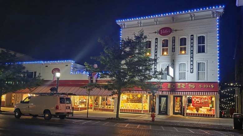 Exterior of Vidler's at night with lights
