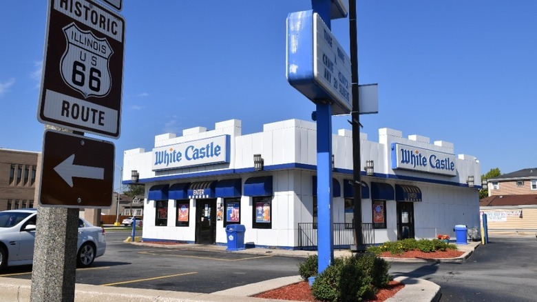 The exterior of a White Castle in Berwyn, Illinois