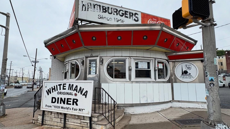The exterior of White Mana Diner in Jersey City