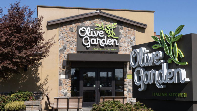 Exterior of an Olive Garden restaurant