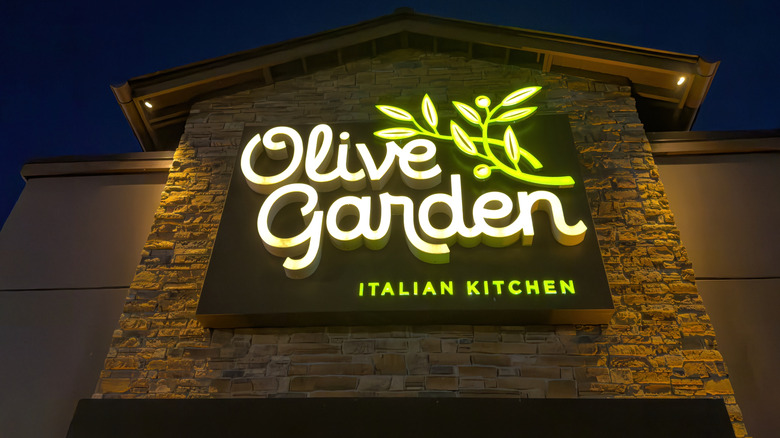 Exterior sign at an Olive Garden restaurant