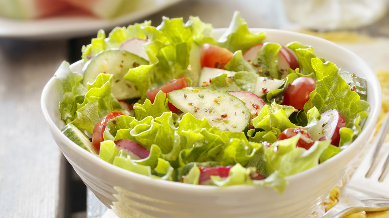 closeup of a standard side salad