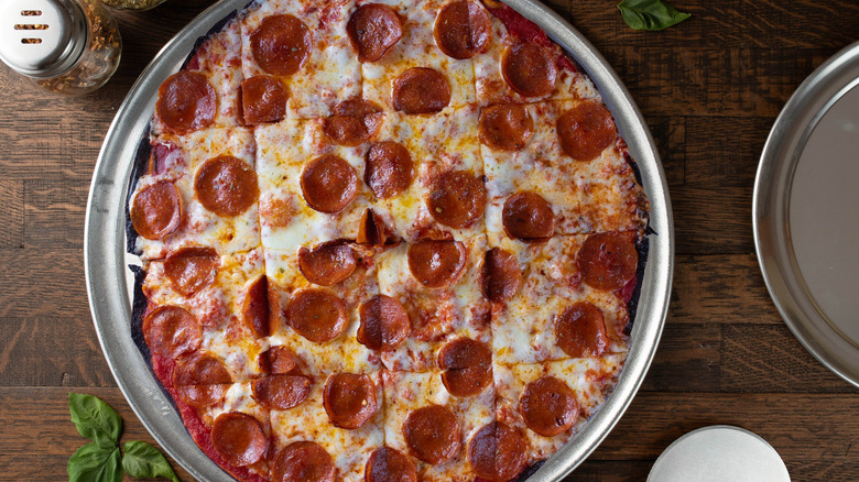 a pepperoni pizza, columbus or tavern style