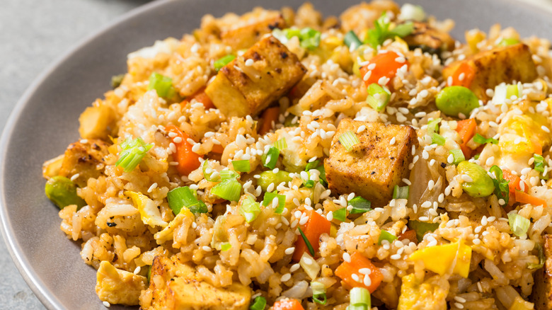 tofu fried rice with sesame seeds and carrots