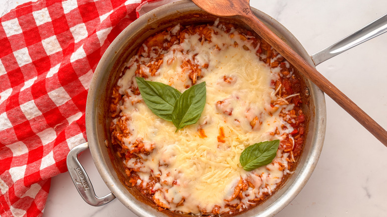 pizza rice in pan