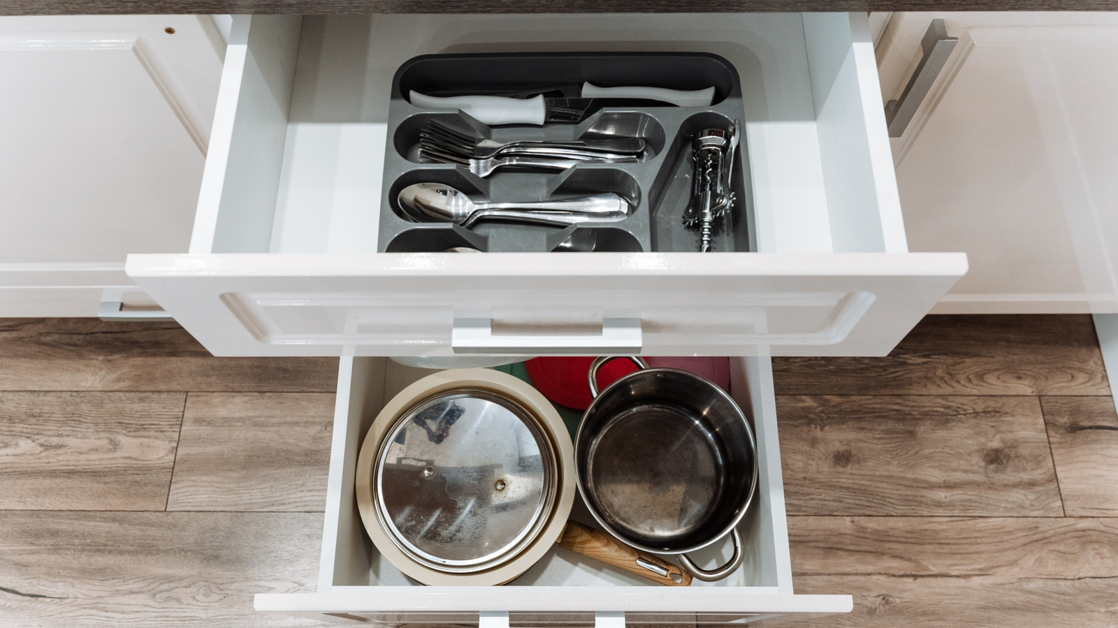 How to Take Out a Kitchen Drawer: Easy Steps for Quick Removal