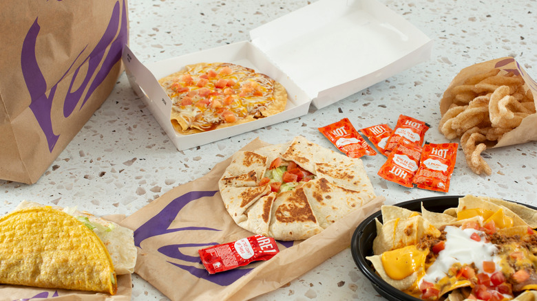 A Taco Bell combo meal