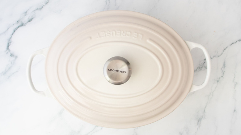 Dutch oven with lid on