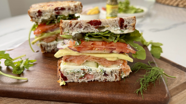 Smoked salmon sandwich on platter