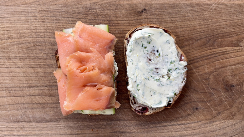 Smoked salmon on sandwich