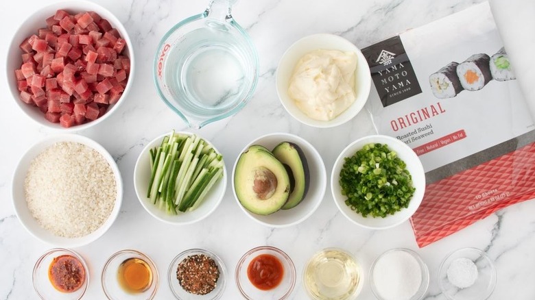 Ingredients for a spicy tuna roll