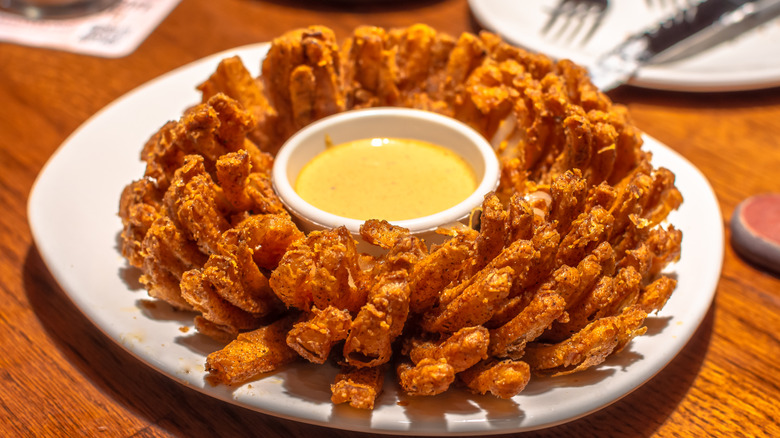 Booerns The Steakhouse Chain Boomers Prefer Over Texas Roadhouse And Longhorn